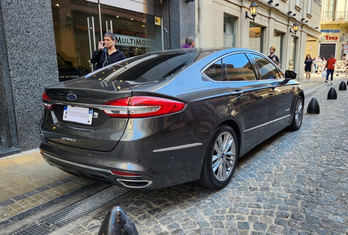 Imagen 5 de 10 de Ford Mondeo Vignale Hybrid 2020