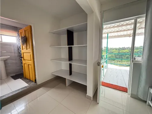Vendo Hostal, Amoblada, Cerca A Recuca