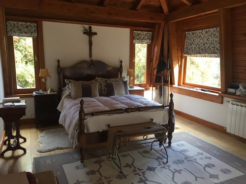 Imagen 9 de 17 de Casa Muy Confortable En Barrio Privado, Con Quincho, Playa, Pileta Climatizada Y Club House En Bariloche