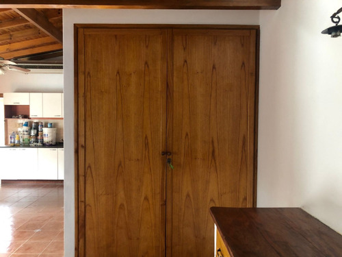 Hermosa Casa Con Pileta En Plátanos