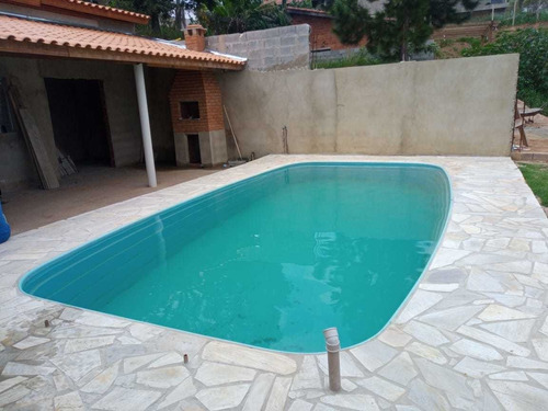 297 M², Chácara Com 03 Dormitórios, Churrasqueira E Piscina!