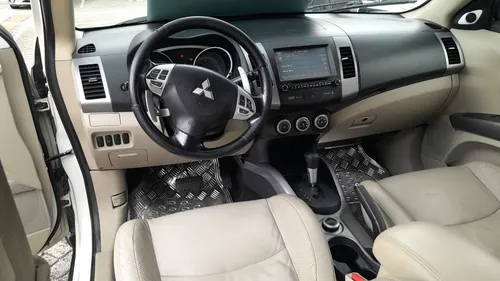 Mitsubishi Outlander 3.0 4X4 At