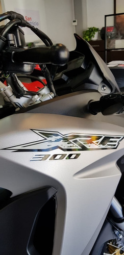 Imagen 3 de 19 de Honda Xre 300 Color Verde