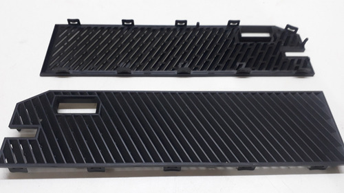 Acabamento Plástico Carcaça Lateral Esquerda Xbox One Fat (Usado)