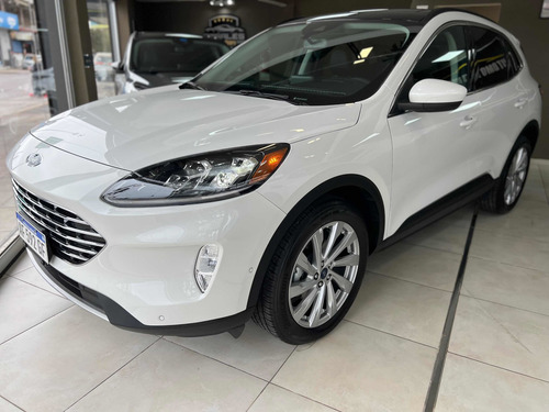 Imagen 16 de 25 de Ford Kuga Hibrida - Automotores Rosales