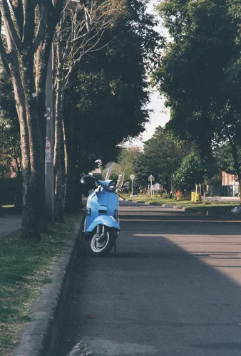 Vespa Piaggio 150, Color Azul Cielo Y Blanco