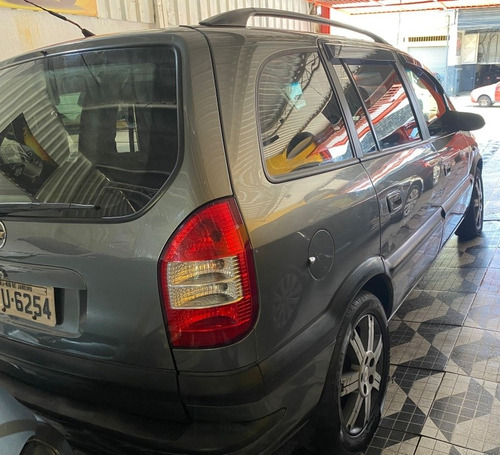 Imagem 4 de 11 de Chevrolet Zafira 2012 2.0 Elegance Flex Power Aut. 5p