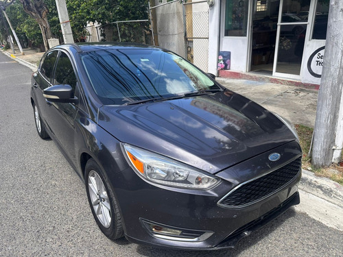 Ford Focus 2017 - Gris Oscuro | Automático