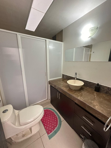 Casa En Venta En Tejeda Corregidora, 4 Habitaciones Y Jardín