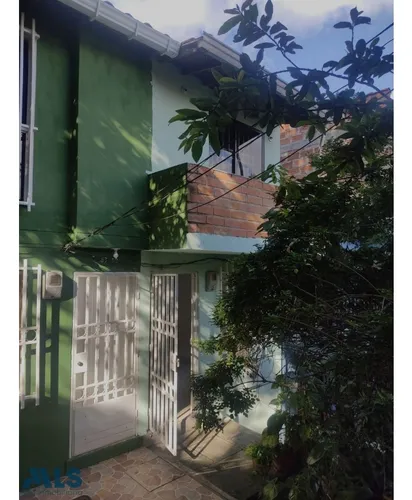 Casa Unifamiliar En Venta Aures # 1(mls#249011)