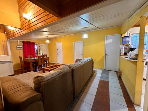 Casa De Un Piso A 5 Cuadras De La Playa Pichidangui