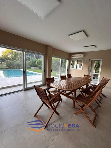 Casa En Venta En Barrio Santa Ana Moreno