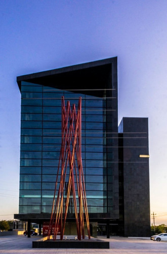 Imagen 20 de 21 de Oficina En Edificio Black, Un Icono En Mérida