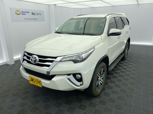 Toyota Fortuner 2.7l Mid