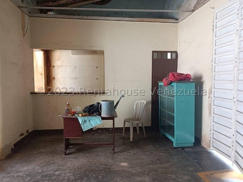 . Jv Vende Haz Realidad Tu Sueño: Casa Quinta Espaciosa Y Luminosa En Zona Cotizada, Ideal Para Disfrutar De La Tranquilidad Y La Cercanía A La Ciudad. 25-8374