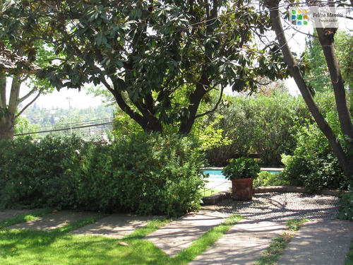 Impecable Casa En Venta De 4 Dorm + Estar En Las Condes