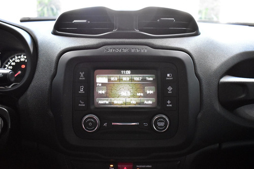 Imagen 11 de 15 de Jeep Renegade 1.8 Sport Plus Aut - Car Cash