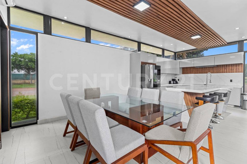 Casa En Venta En Fraccionamiento B Nayar, Bahía De Banderas, Nayarit