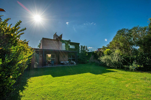 Casa En Venta En Aldea Fisherton