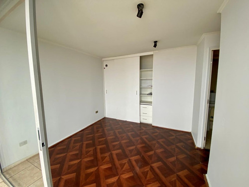 Arriendo Económico Departamento En Edificio Diego Portales