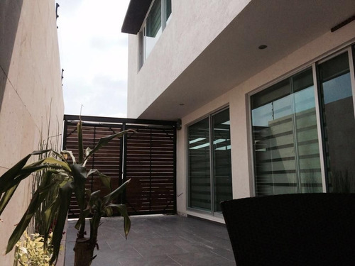 Imagen 13 de 16 de Hermosa Residencia En Lomas De Juriquilla, Alberca Propia, J