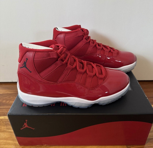 Nike Air Jordan 11 Retro Win Like 96 (Usado)