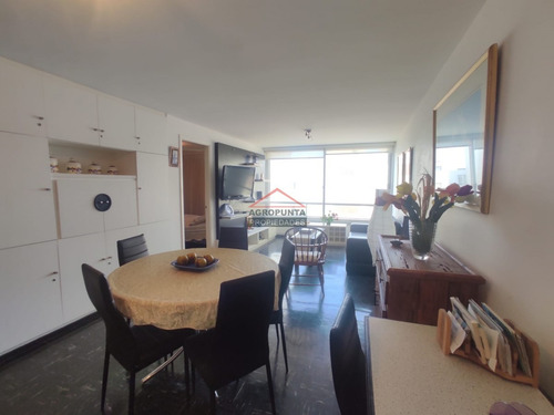 Apartamento En Península * 1 Y Medio Dormitorios Venta- Ref: 2823