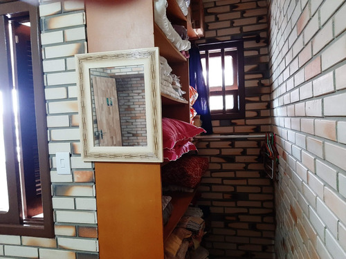 Oportunidade Temporária - Casa + 2 Aptos(310 M²) E Terreno 25 X 25 No Coração De Tramandaí-rs!!! --- Uso Residencial E/ou Comercial. São 6 Quartos (2 Suítes), 5 Banheiros
