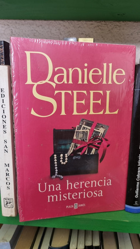 Una Herencia Misteriosa / Danielle Steel / Plaza & Janés