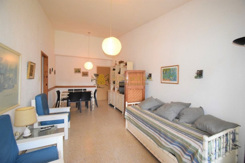 Cómodo Apartamento En Complejo Arcobaleno, De 1 Dormitorio, 1 Baño, Cocina Definida, Terraza Y Garaje. Consulte!!!!!!- Ref: 2066