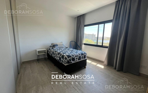 Casa En Venta Cuatro Dormitorios Seis Ambiente A La Laguna Pileta El Naudir Escobar