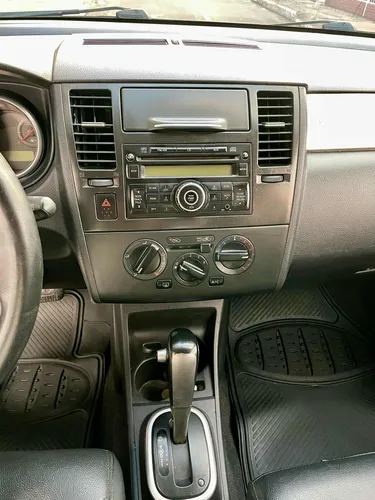 Nissan Tiida 1.8 Premium 5 p