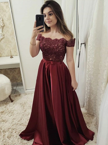 vestido de renda na cor marsala