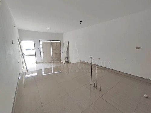 Imagen 5 de 15 de Ledezma Asesores Vended Townhouse En La Av. Siegart, Ciudad Bolívar - Venezuela