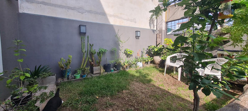 Ph Al Frente De 3 Ambientes Con Jardín, Cochera Y Posibilidad De 4º Dormitorio- En Venta