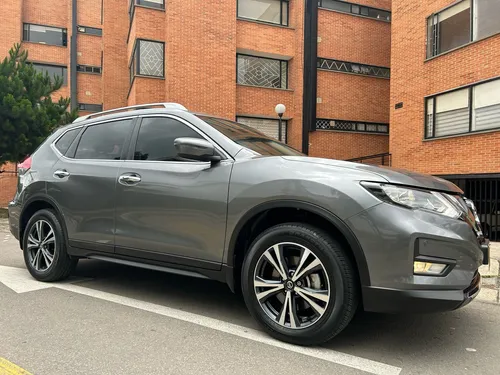 Nissan Xtrail T-32 exclusive 2.5 AT 4x2 7 puestos