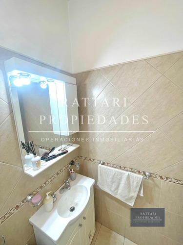 Venta Casa 5 Ambientes Con Parque Y Piscina En Haedo. Excelente Propiedad