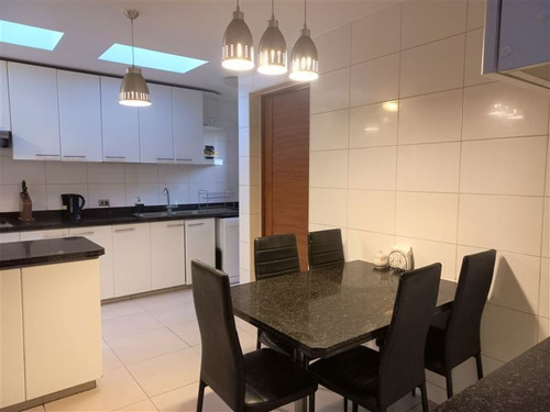 Imagen 9 de 22 de Venta Casa Grandes Espacios San Carlos De Apoquindo 5d 4b