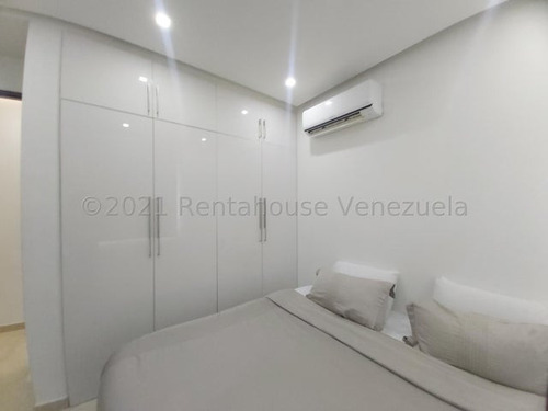 Maribel Morillo Asesor Inmobiliario De Rentahouse Vende; Elegante Y Sobrio Apartamento; Con 3 Hab. Y Con 4 Baños; Condominio Con Planta Electrica Y Piscina; Este De Barquisimeto Lara