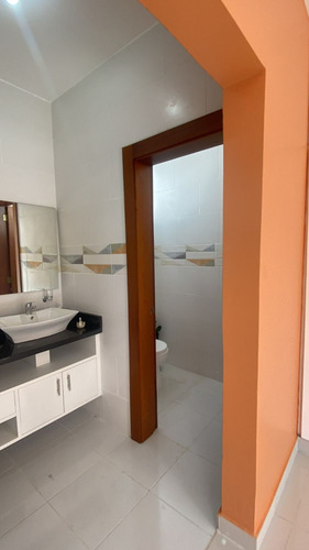 Vendo Preciosa Casa En Tamboril En La Urbanización República De Israel En Santiago, República Dominicana