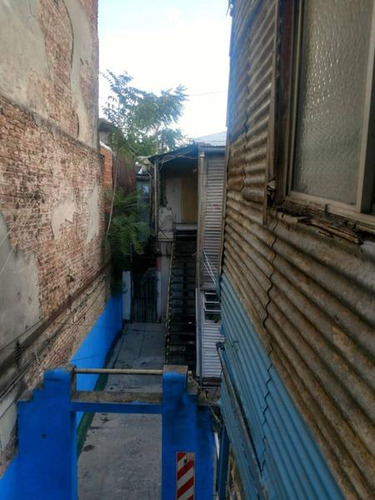 Olavarría Al 900 Típico Conventillo De Chapa Y Madera