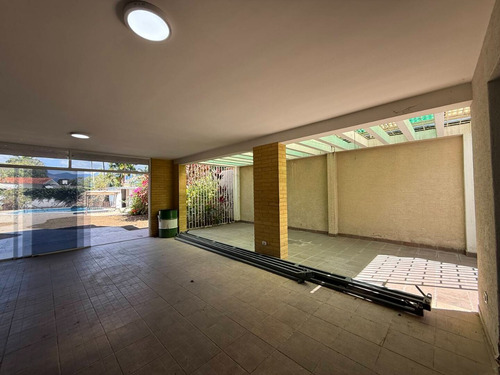 En Venta Casa En Guaparo Calle Cerrada En Valencia