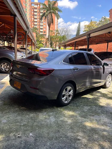 Chevrolet Onix 1.0T Premier Sedan At