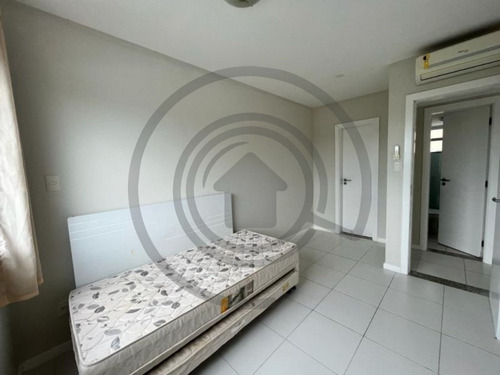 Imagem 14 de 27 de Apartamento - Ap00189 - 70457239