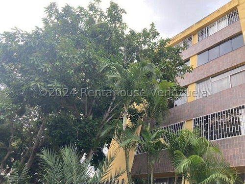 Uminado, Amplio, 1 Apto Por Piso, Edificio De Solo 5 Aptos Mls #24-14313