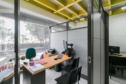 Local En Arriendo En Chico. Cod A1021297