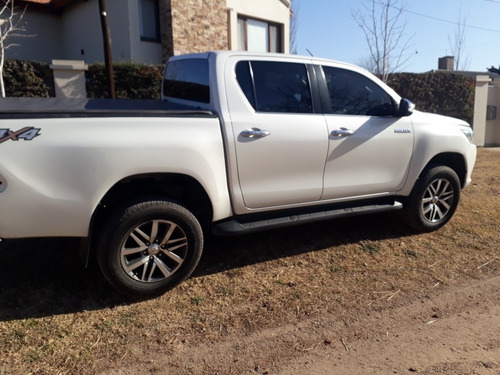 Imagen 12 de 12 de Toyota Hilux 2018 2.8 Cd Srx 177cv 4x4