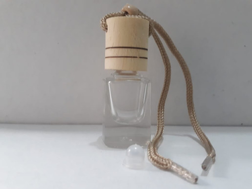 Imagem 2 de 8 de Kit Aromatizador Difusor Carro 30 Vidros+ 2 Essência+ Base