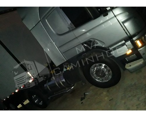 Imagem 4 de 5 de Caminhão Scania P340 - 4x2 T