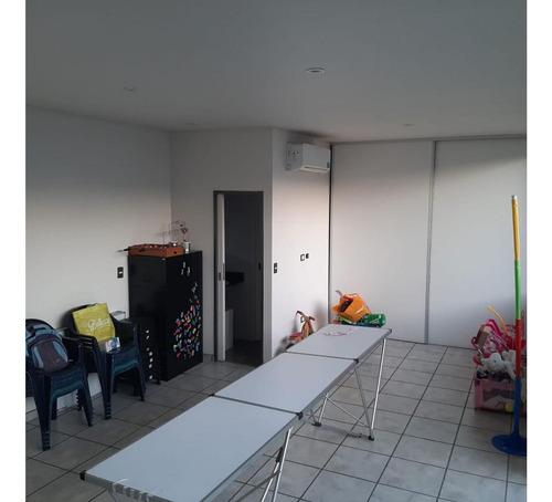 Departamento Tipo Casa Al Contrafrente De 4 Ambientes Con 2 Baños, Jardin, Quincho Y Parrilla ,